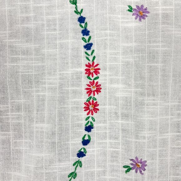 VTG White Linen Kitchen Tablecloth Hand Embroidered Red Roses Square 32.5 x 34.5 - Picture 12 of 12
